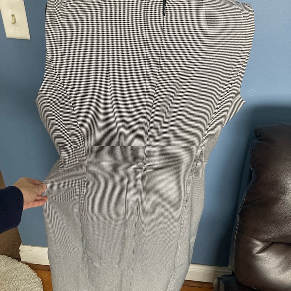 White House Black Market Houndstooth Sheath Dress - Picture 4 of 10